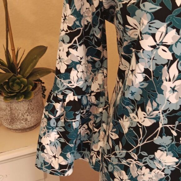 Charter Club Black and Teal Leaf Pattern Dress. Work Perfect. Floral. Soft Girl. - Picture 5 of 13